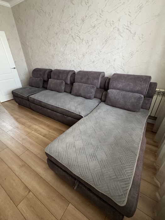 Продам диван для гостиной