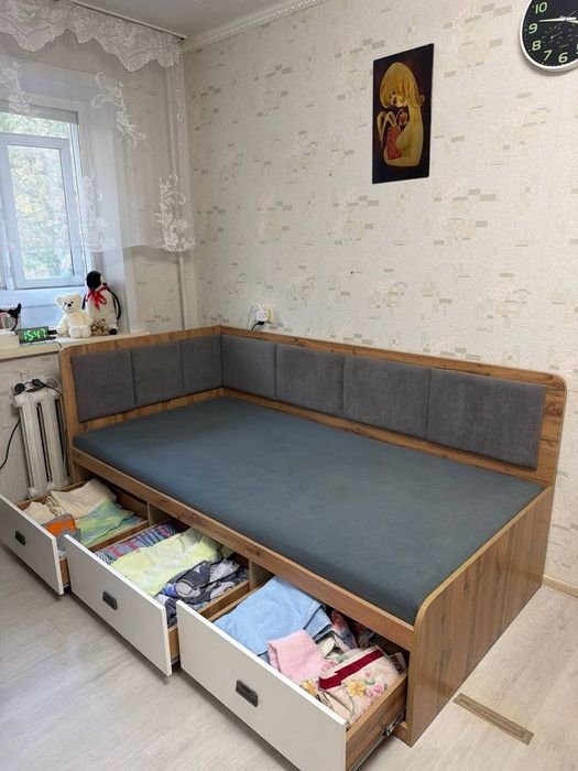 Односпальная кровать