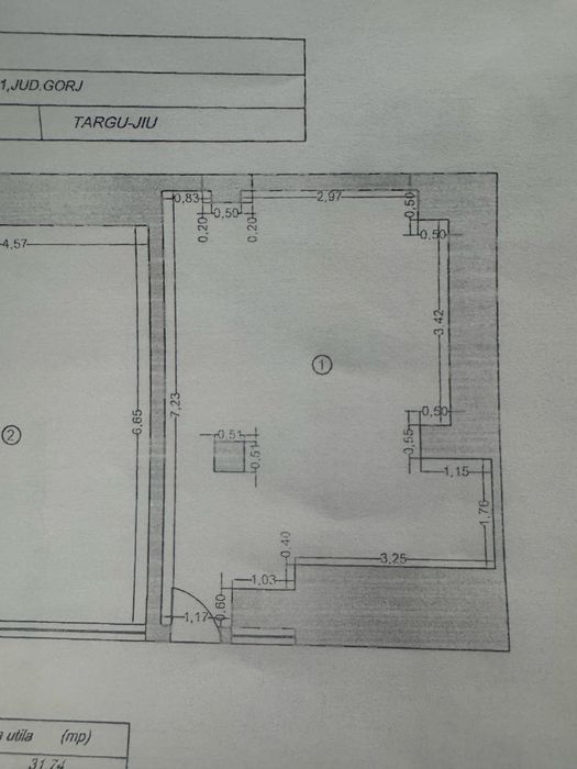 De inchiriat spatiu comercial in piata centrala din Tg jiu parter 32mp