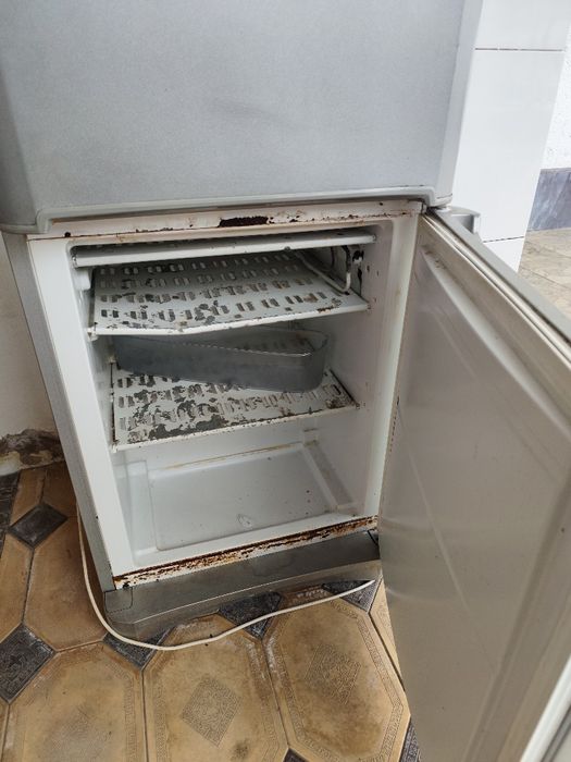 Продам холодильник