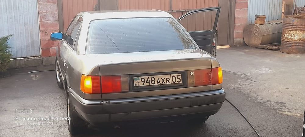 Продам авто ауди с4