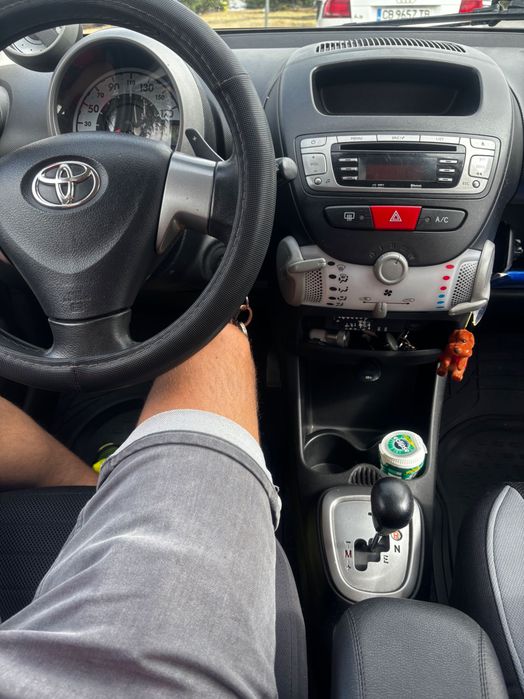 TOYOTA AYGo 97000 км автомат