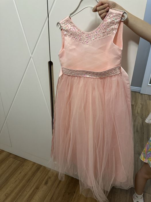 Платье нарядное