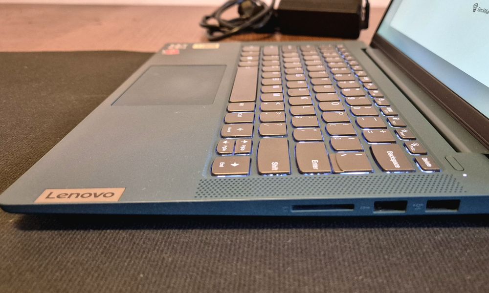 Lenovo IdeaPad 5 14ARE05 | Ryzen 5 4500U | 8GB RAM | SSD 256GB | Full HD | Stare excelentă