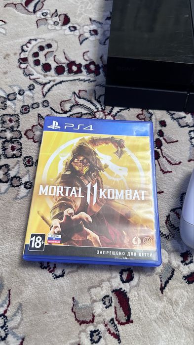 Продам  приставку ps4 fat