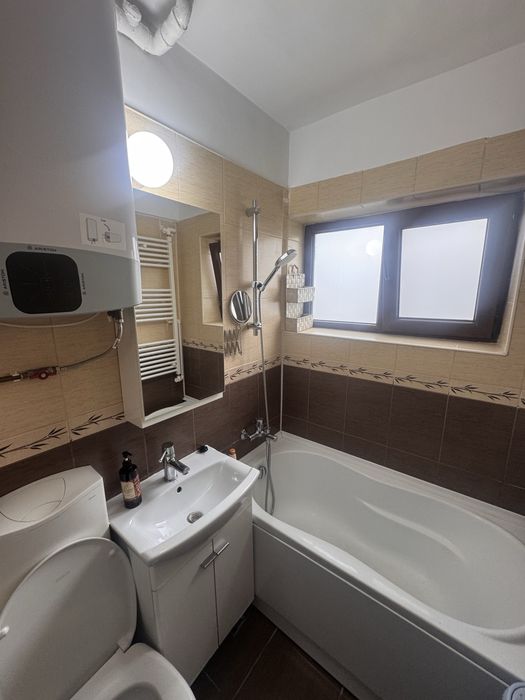 Apartament 3 camere, de inchiriat