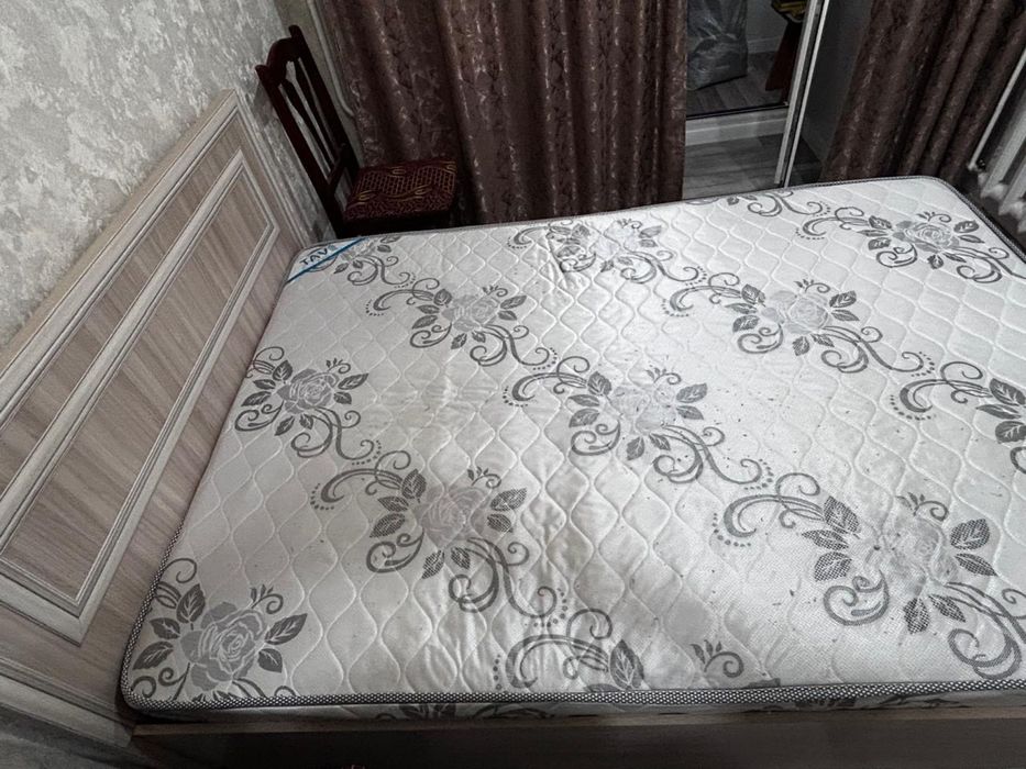 Продам матрац 140*200