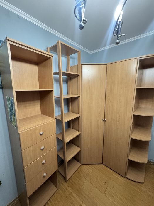 Продам комплект мебели для детской