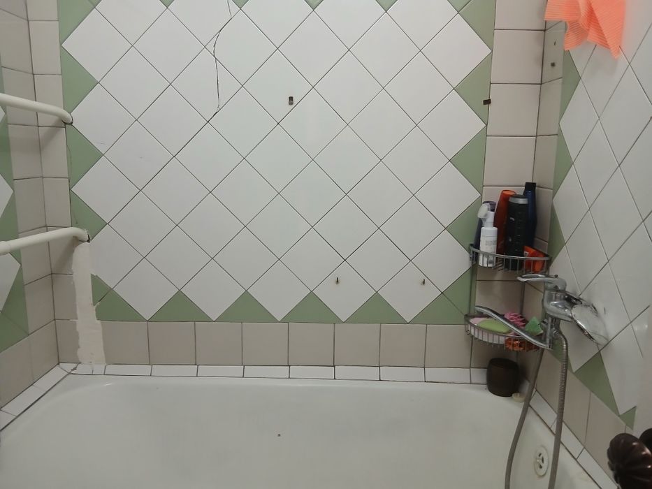 Продаётся 1 комнатная квартира 1/4/4