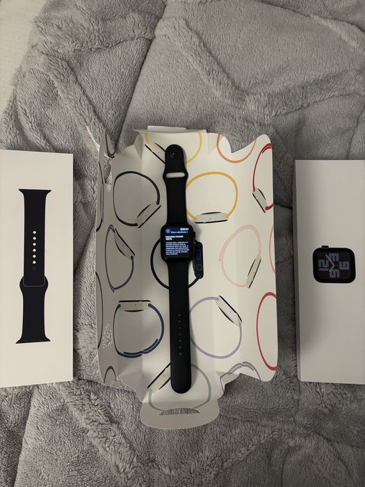 Apple Watch SE 2 (2022) 44mm Midnight - BATERIE 100% - Impecabil - Cutie Completă