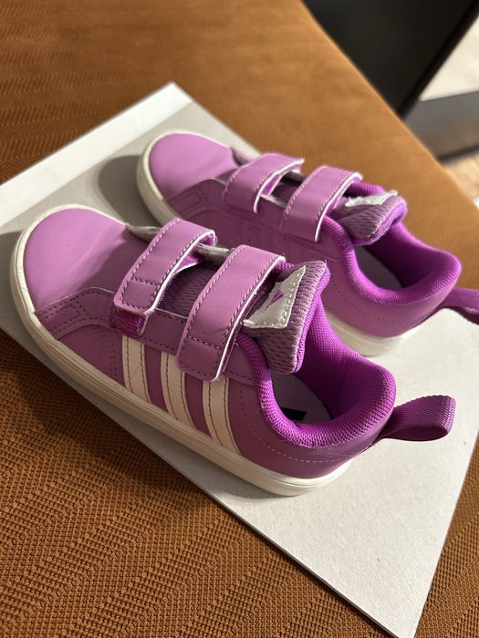 Adidasi copii Adidas roz marimea 26 stare foarte buna
