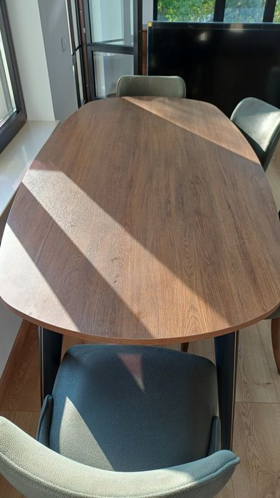 Маса с размер 200/100 и 6 стола