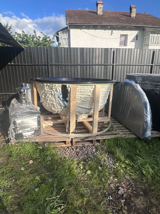 Ciubăr fibră sticlă 5-6 pers încastrat în terasă  + sobă inox