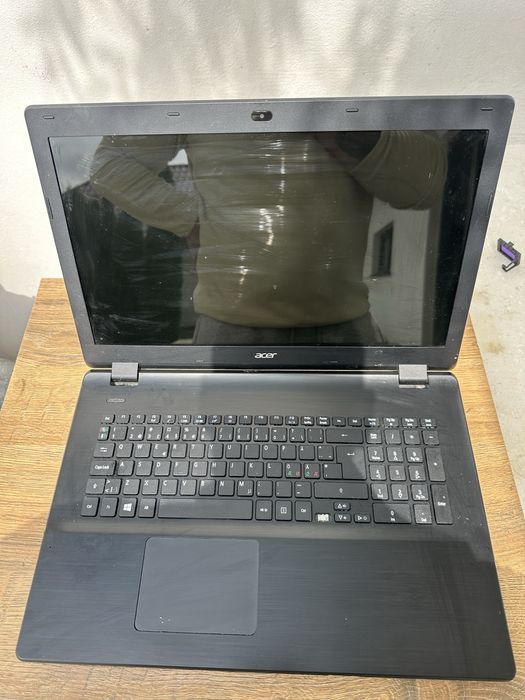 Laptop accer  !!