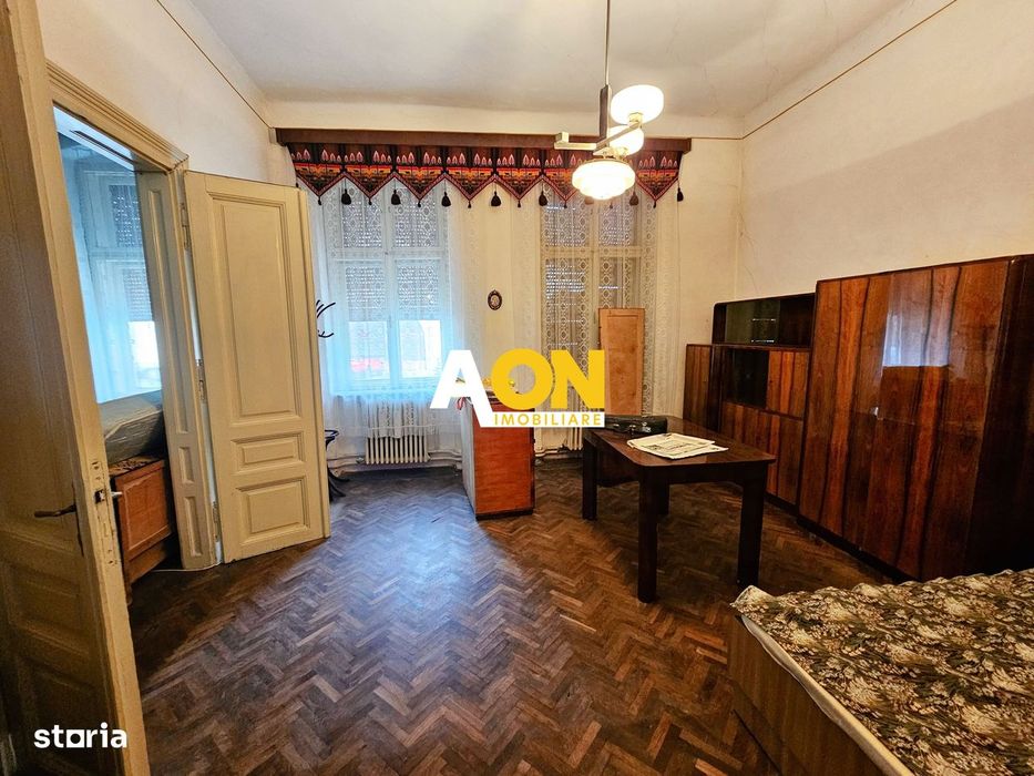 Casa 5 camere, 2 bai, 490 mp teren, Centru, pretabila pentru birouri