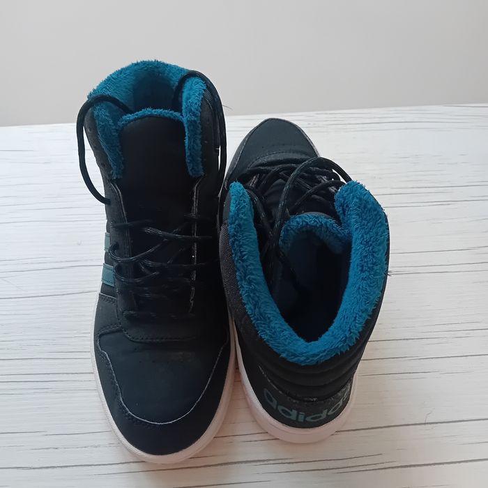 Маратонки тип боти на Adidas