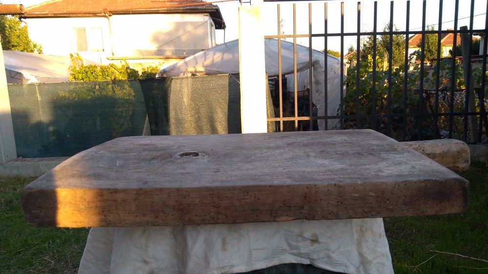 Много стара дъска за рязане