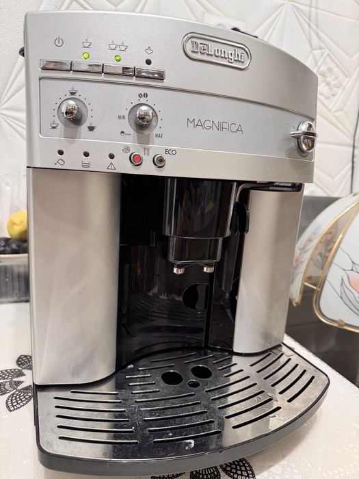 Aparat de cafea Delonghi
