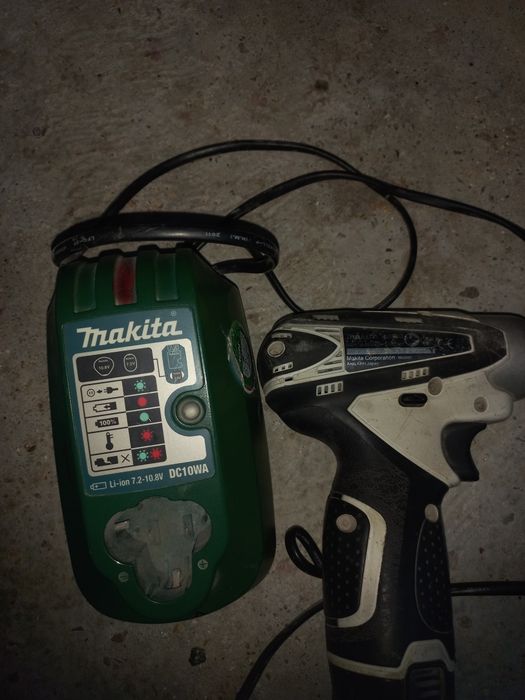 Incarcator makita 10.8v original detalii la telefon