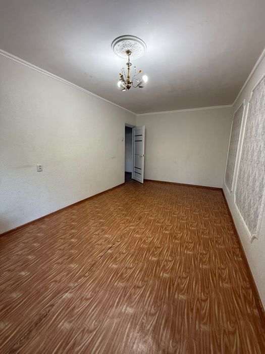 Продам 2 комн квартиру на 8 школе