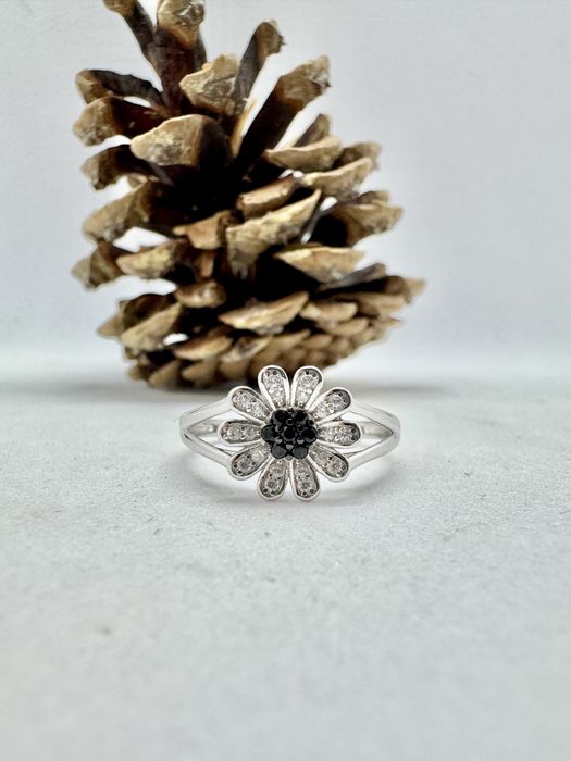 Сребърен пръстен с естествен черен шпинел