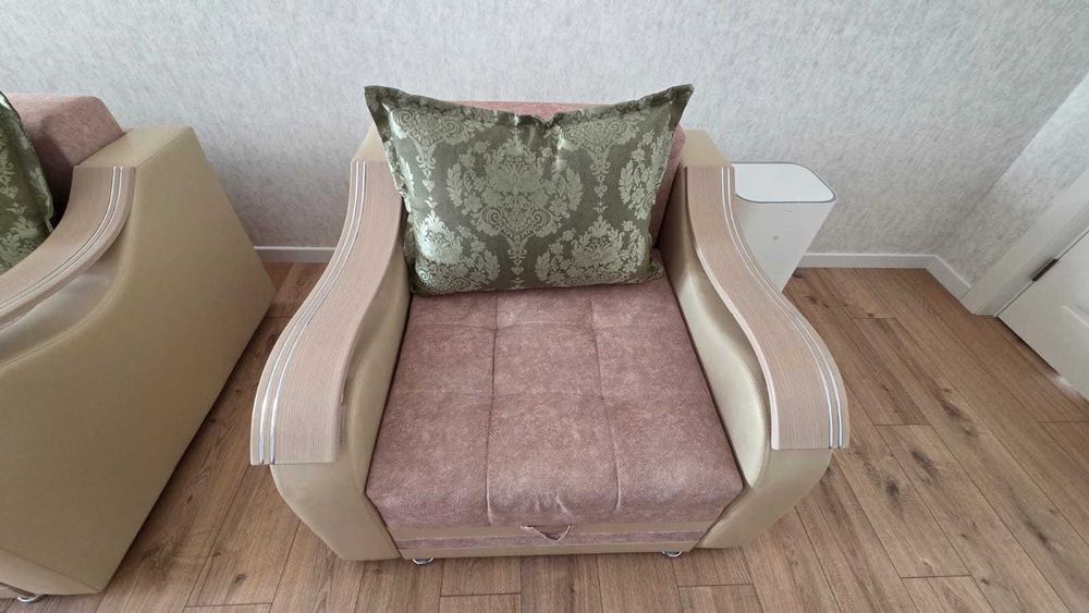 Продам диван, кресло