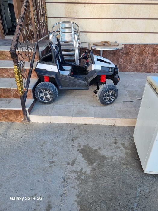 Продаю холати яхши