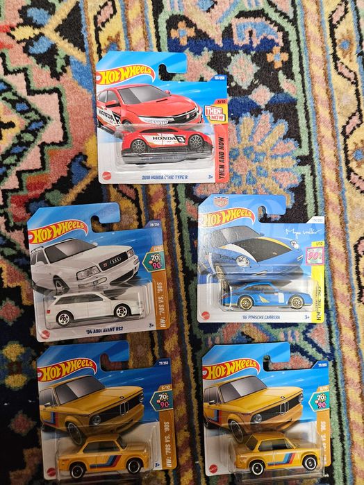 Hot wheels premium, mainline