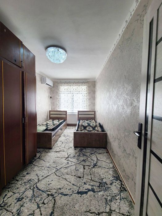 Яккасарайский район, рядом с метро «Космонавтов». 2-комнатная