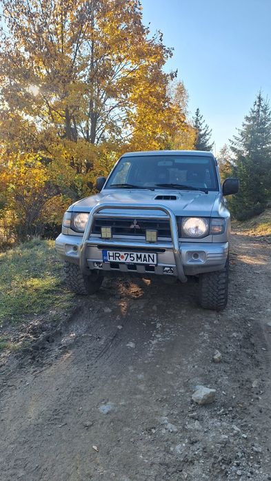 Mitsubishi Pajero 5 usi