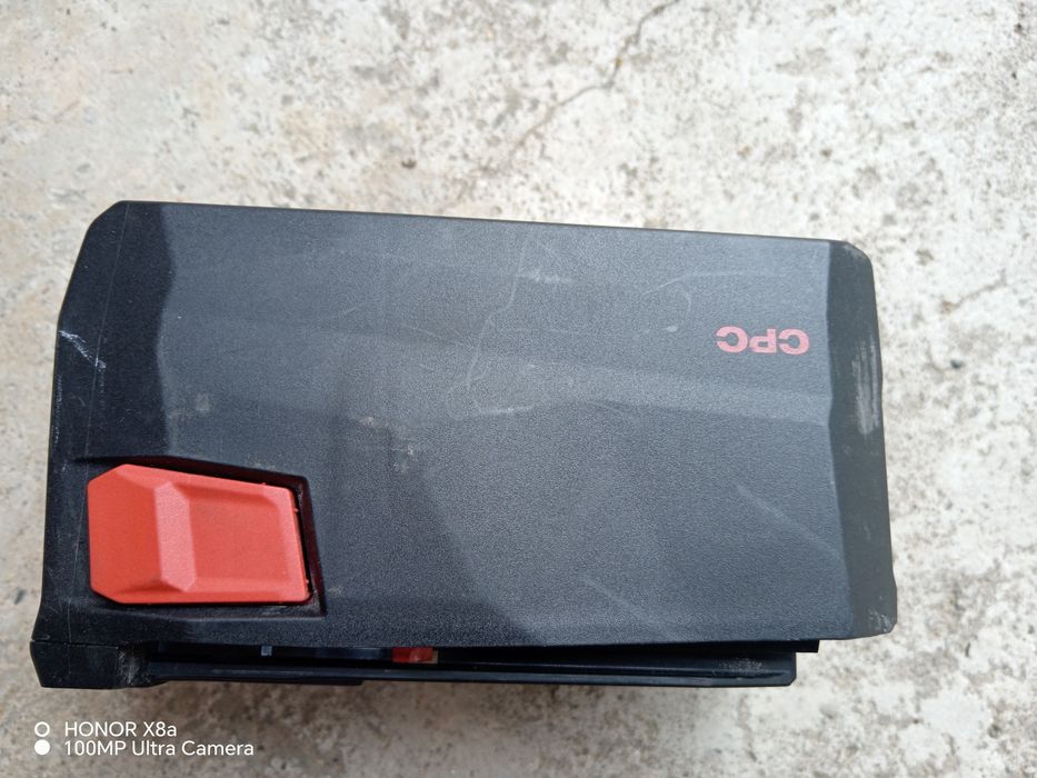 Vând încărcător și acumulator hilti