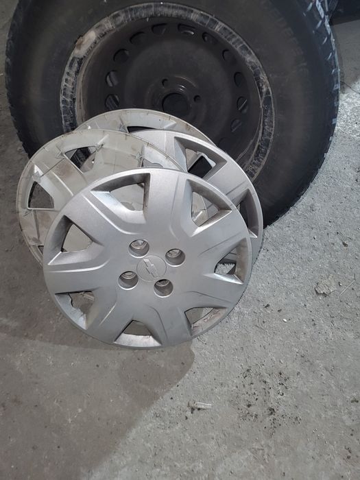 продам шины с дисками и калпаками ми на 14