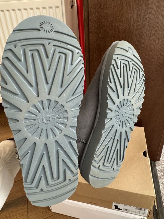 UGG Marice cu sclipici