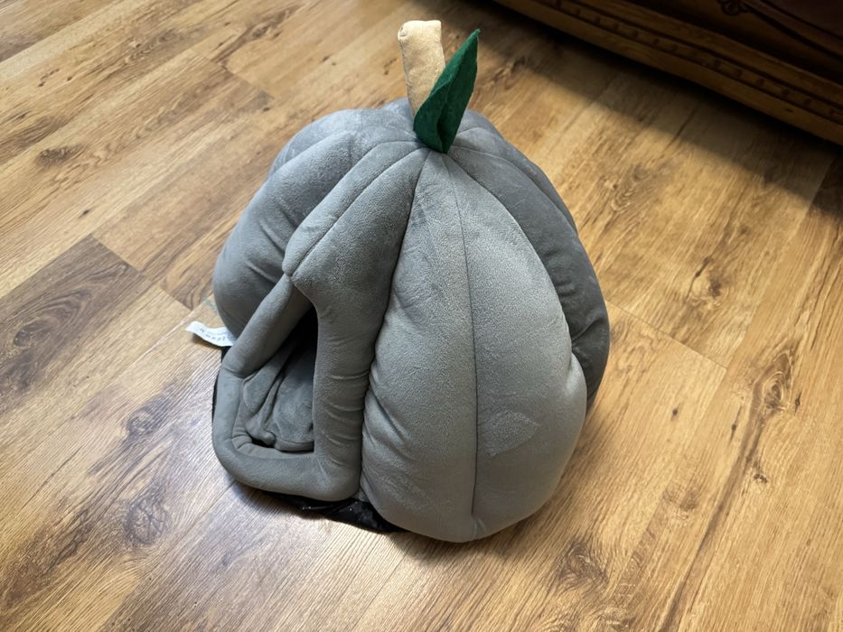 Домик, лежанка для кошки/собаки