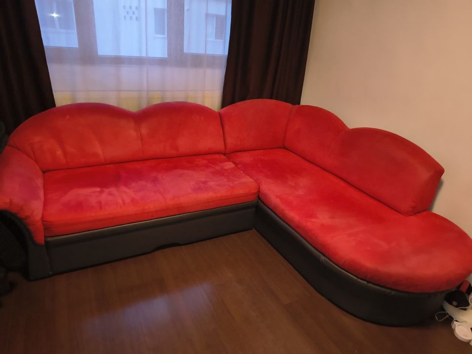 Vand canapea extensibilă in stare foarte buna