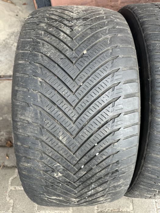 Cauciucuri iarna 2 buc 255 35 19 si 2 buc 235 35la 100 ron buc an 2019