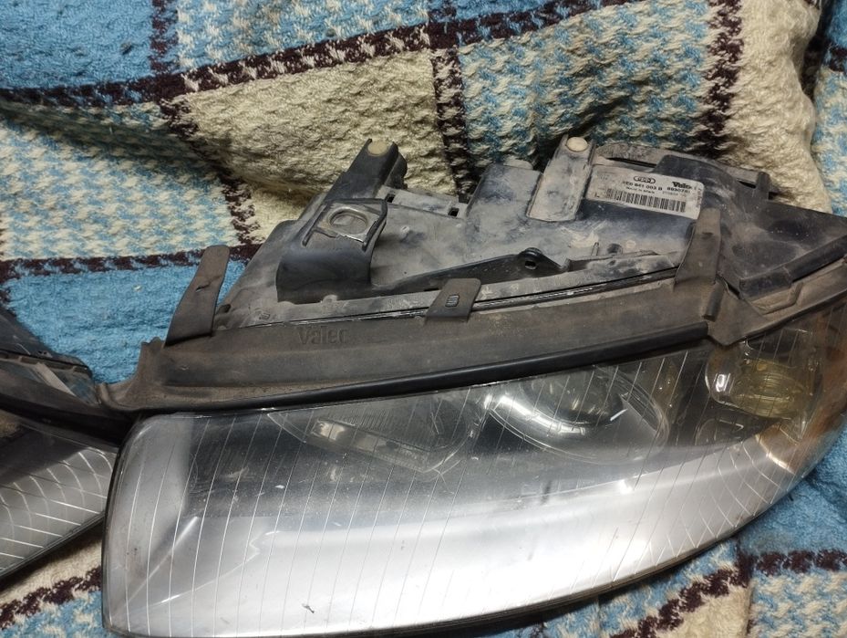 Продам фары Audi A4 B6