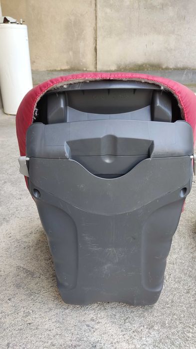 Продавам две детски столчета за автомобил евтино договорка