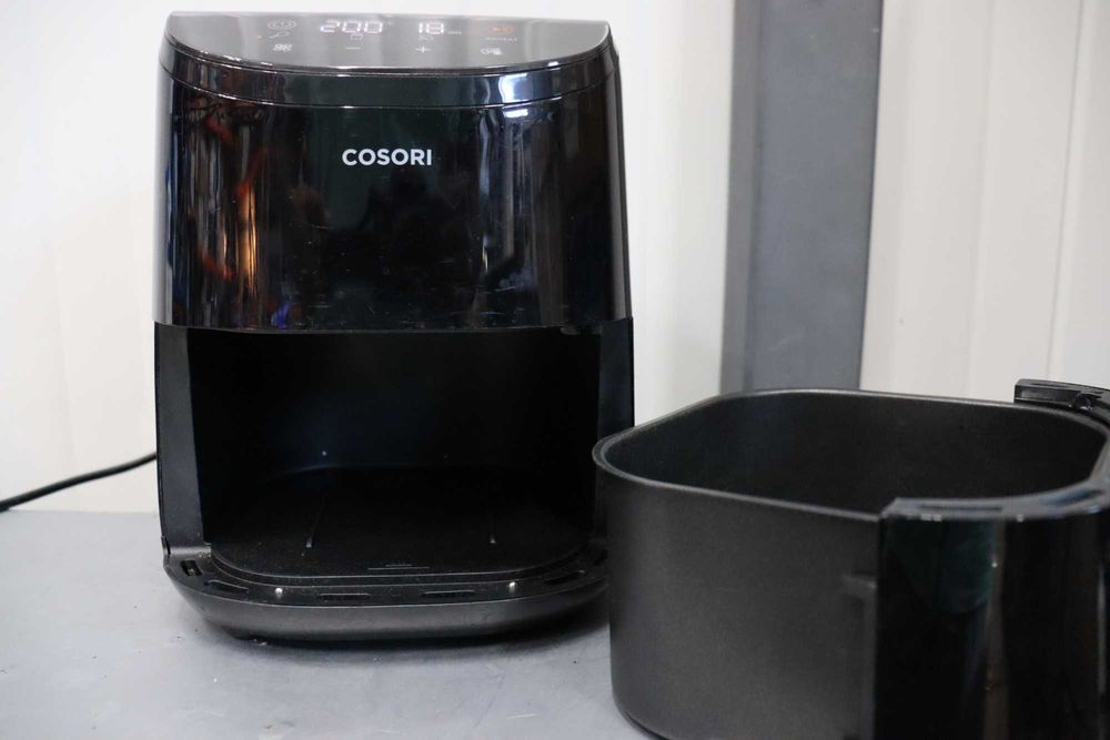 Air Fryer COSORI с горещ въздух 2л, 75-205C, 30 онлайн рецепти, 900W