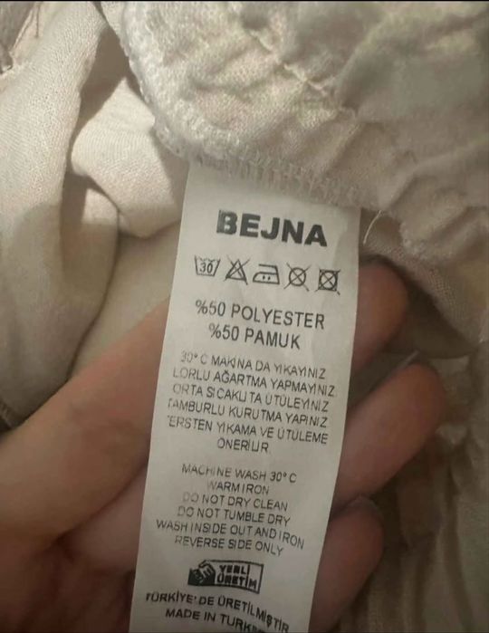 Costum lejer de vara