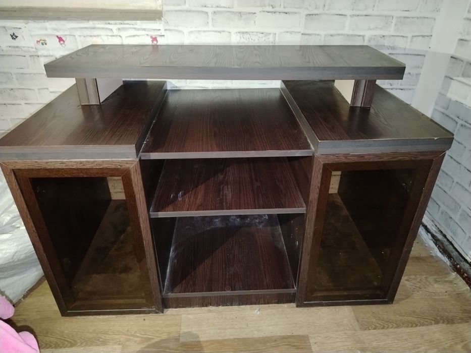 Стол под телевизор