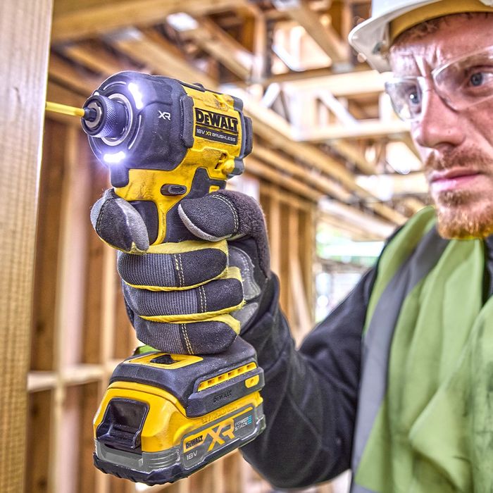 Новият Ударен Импакт / Винтоверт DeWALT DCF870N 18V