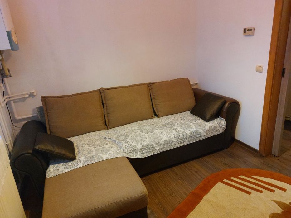 Închiriez garsoniera