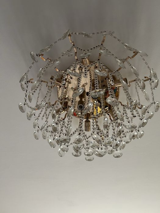 Люстра продается