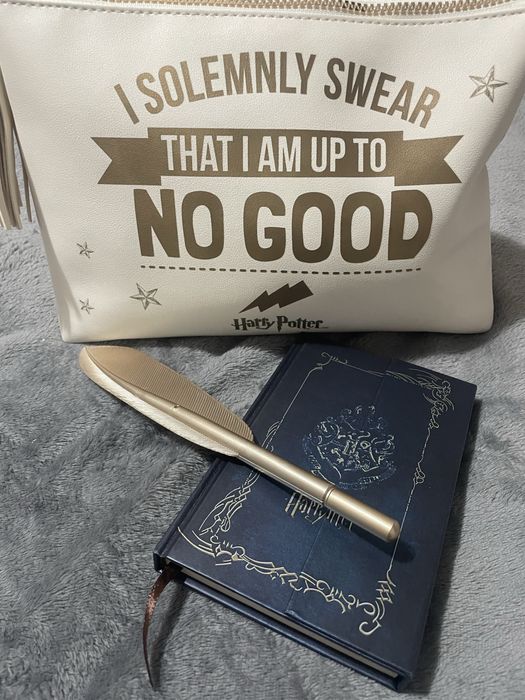 Комплект несесер,тефтер и химикал на Harry Potter