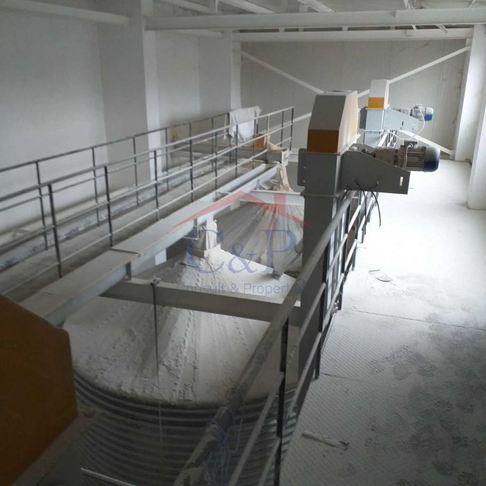 Продава се Промишлена сграда в Велико Търново, Център - 5000 кв.м за 123 €/кв.м - Снимка #7