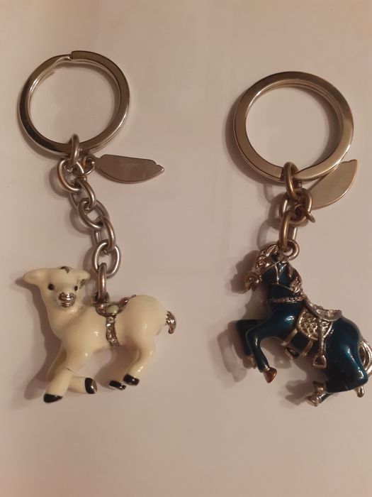 Продаются разные брелки - сувениры