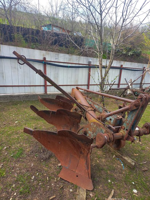 Tractor U 650 ,plug , disc