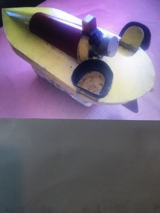 Корабче за внасяне на въдицити и захр. Двоен калъф за въдици с макари