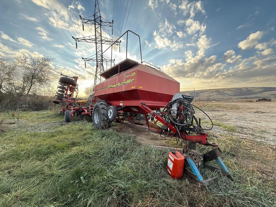 Бункер перегрузчик Лилиани